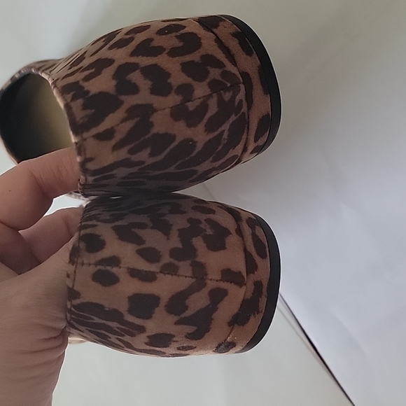 Cheetah 🐆 flats 'NWT' - Picture 6 of 8